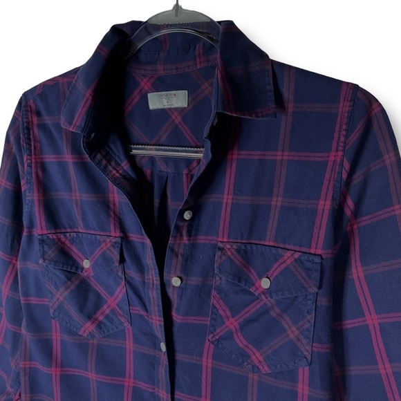 Untuckit Hayden Plaid Shirt Sz 2 Button Up Soft Cotton Blue Red - Picture 5 of 10